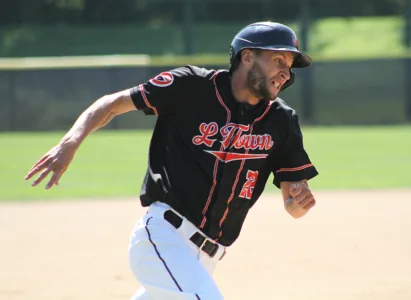 Leavenworth falls to late Richmond outburst